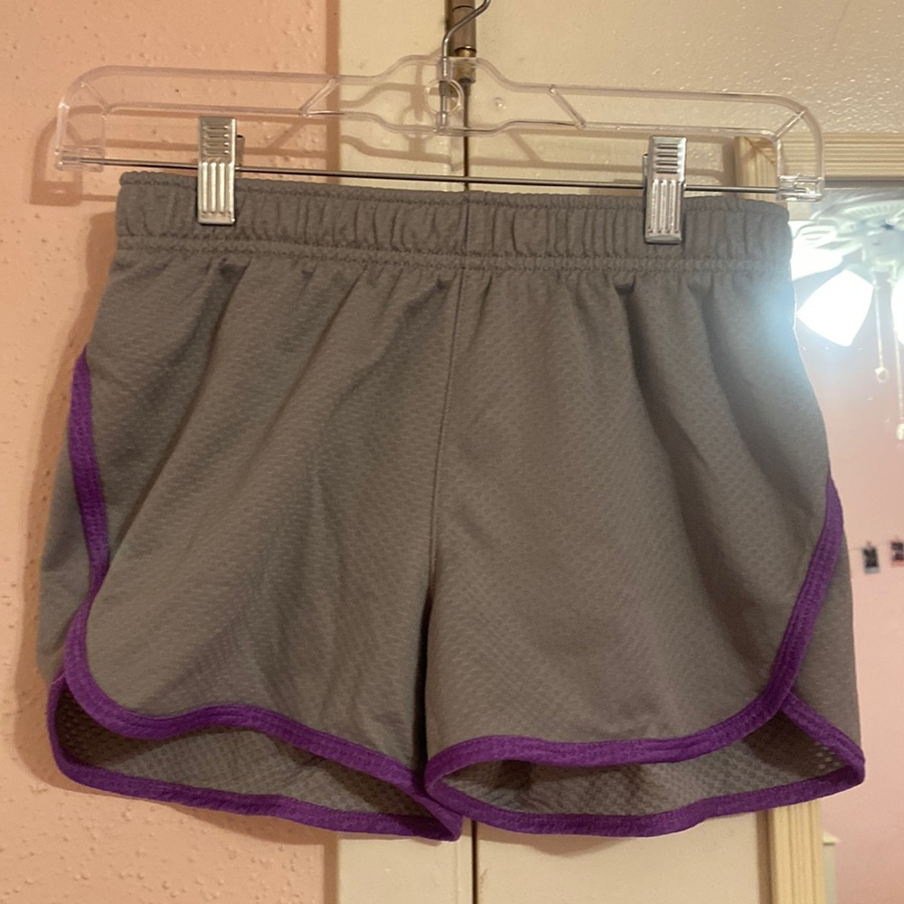 Athletic wear shorts